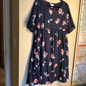 Flowy floral maternity dress